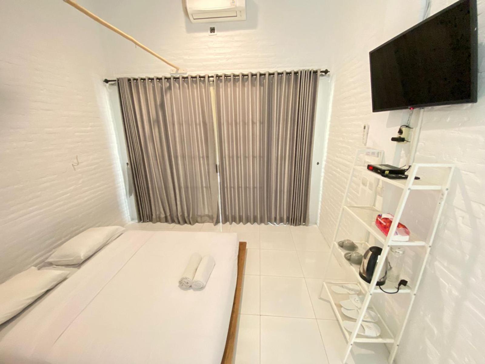 Pasir Putih Resort & Resto Maluk 外观 照片