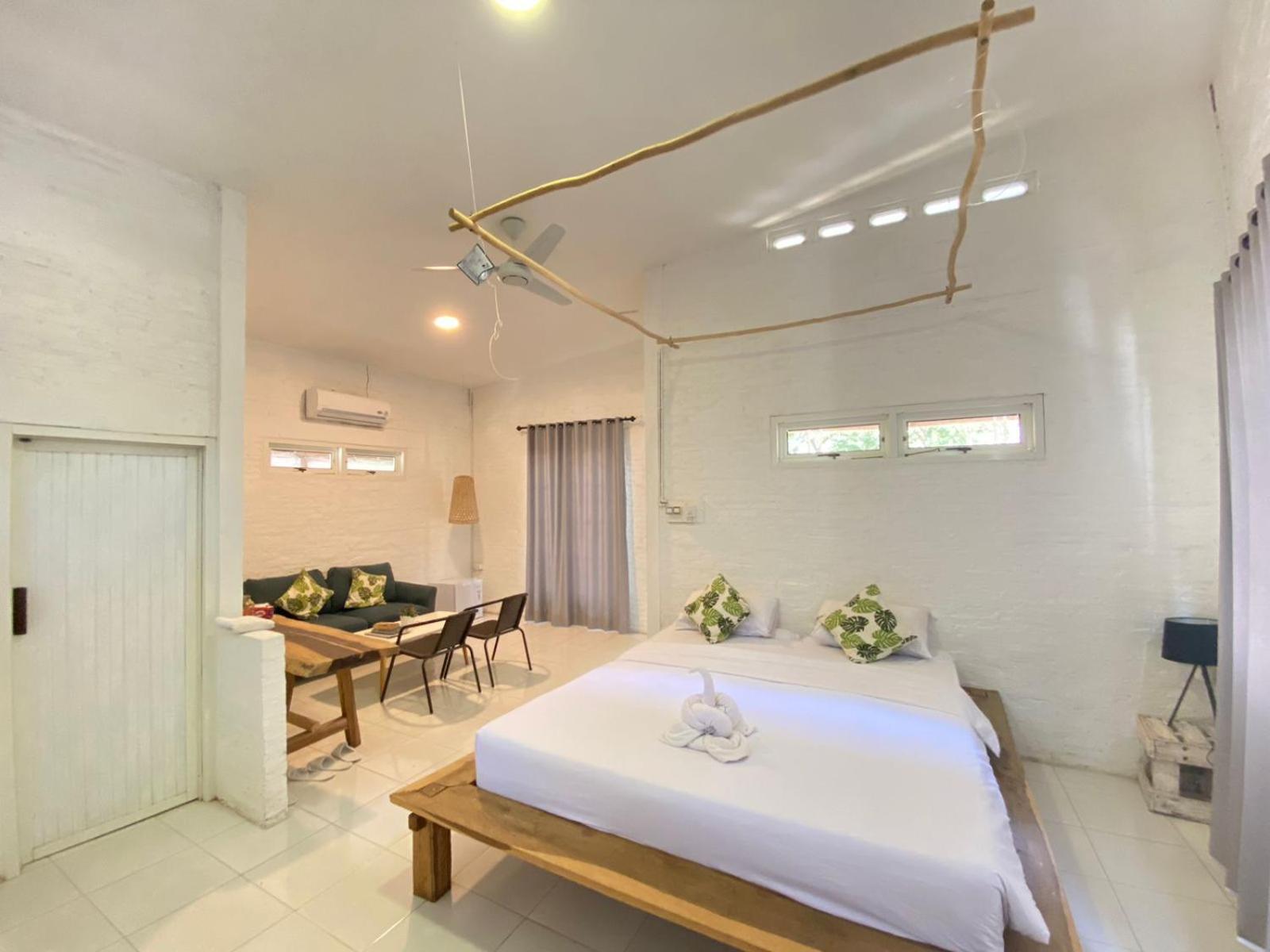 Pasir Putih Resort & Resto Maluk 外观 照片