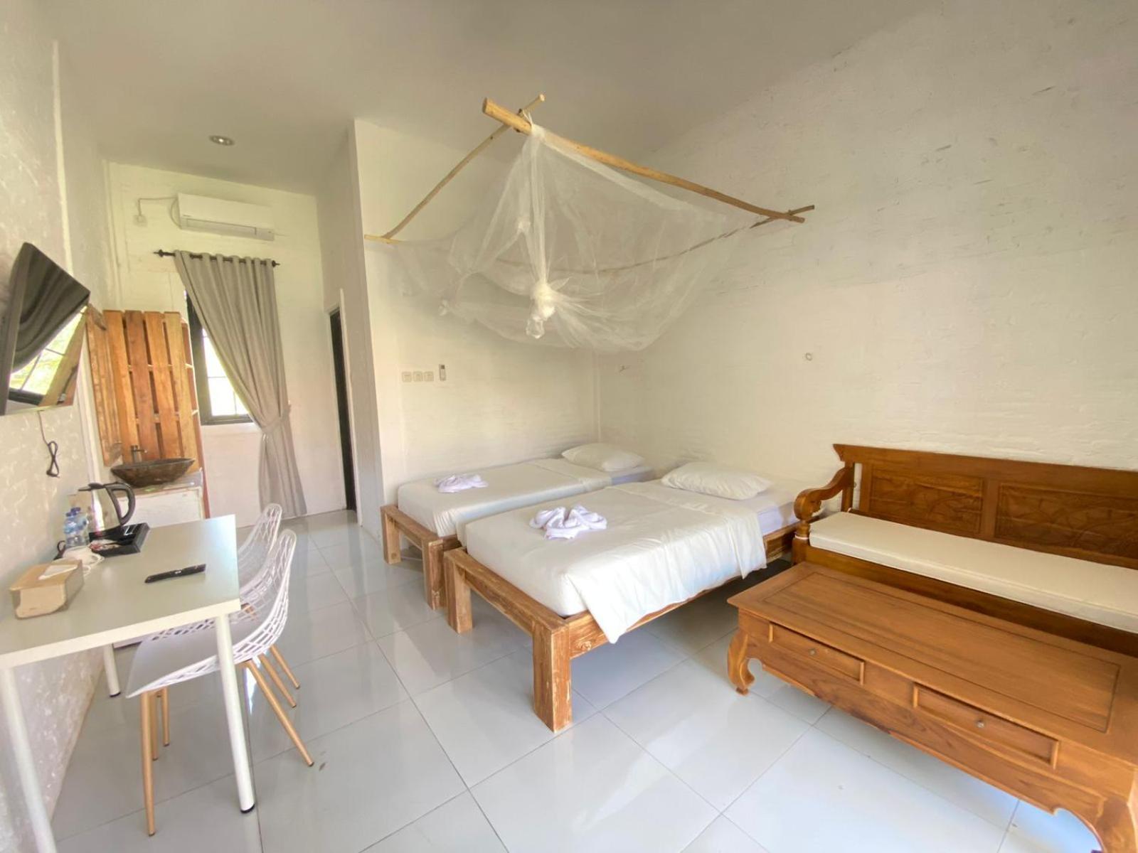 Pasir Putih Resort & Resto Maluk 外观 照片