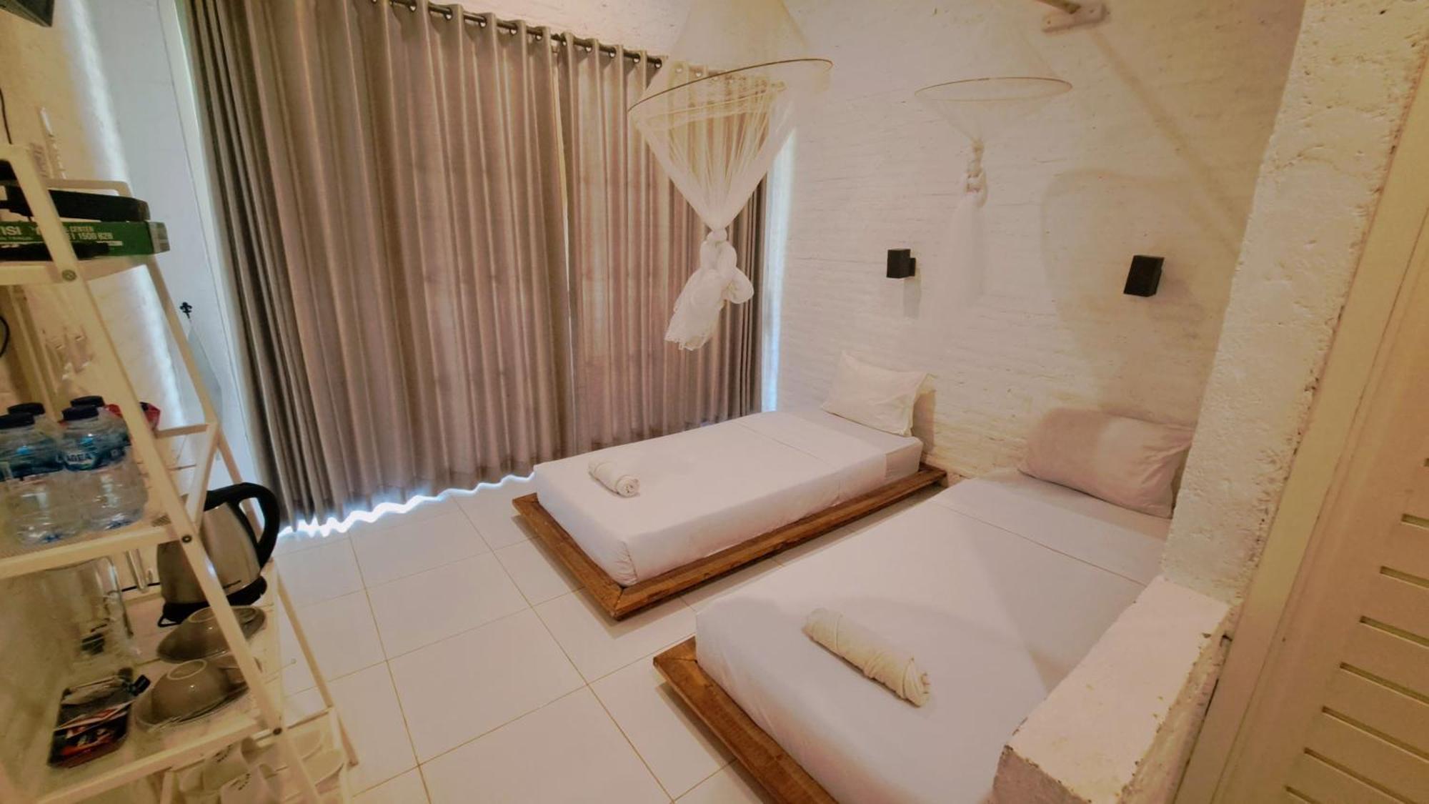 Pasir Putih Resort & Resto Maluk 外观 照片
