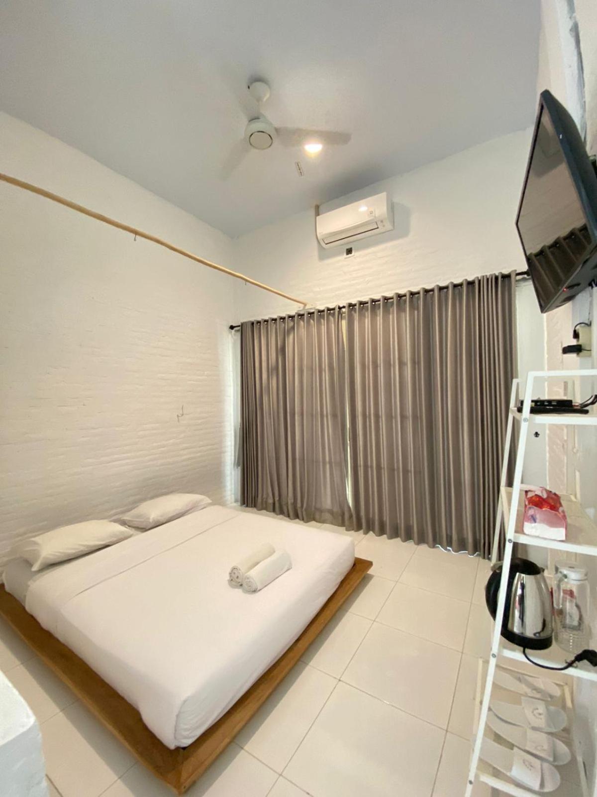 Pasir Putih Resort & Resto Maluk 外观 照片